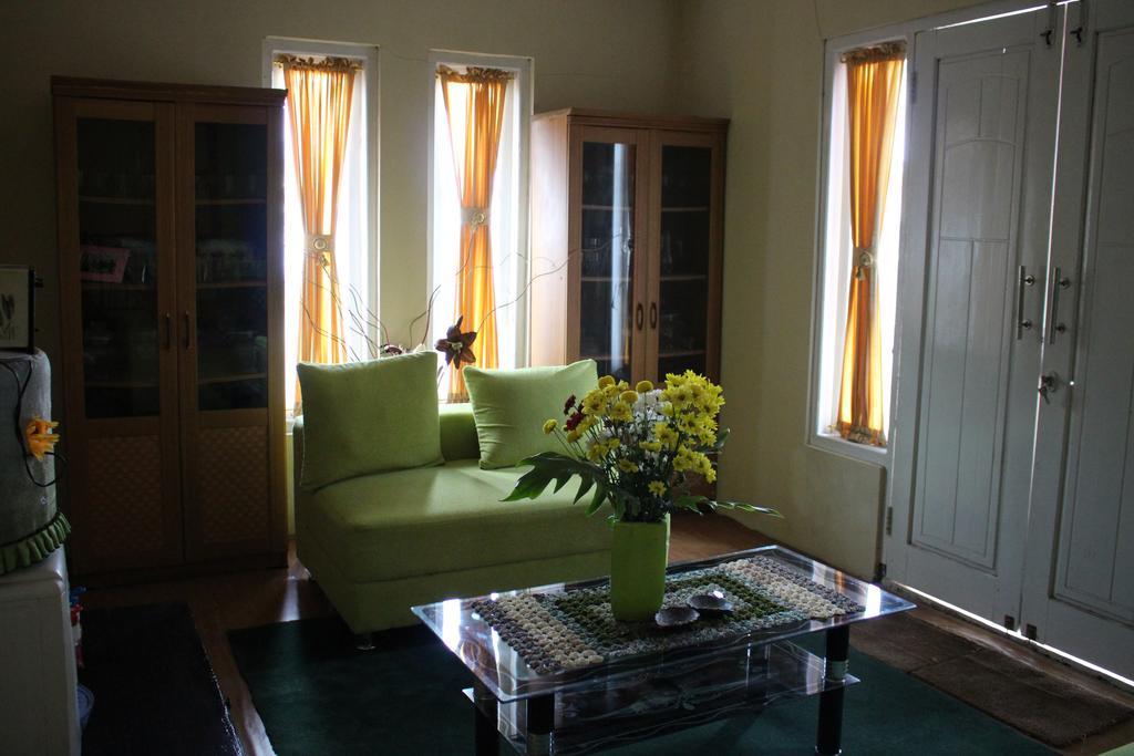 Green Savannah Homestay Syariah Diyeng Exteriér fotografie